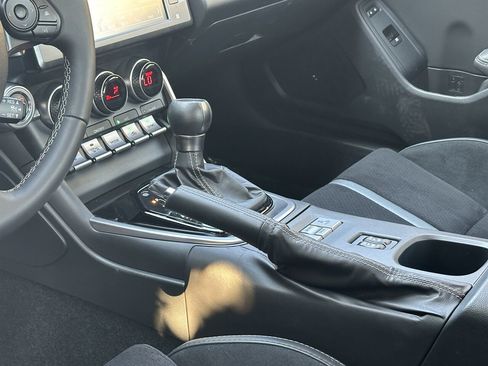 Used 2025 Toyota GR86 Premium w/ Performance Package RWD image 39