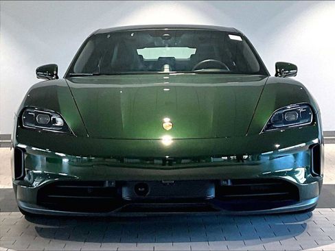 Used 2025 Porsche Taycan image 13