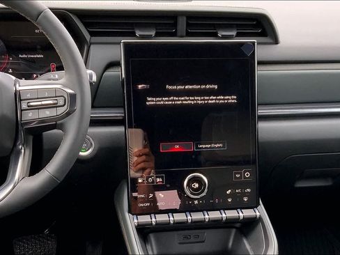 New 2026 GMC Terrain AT4 w/ LPO, Black Badging Package AWD/4WD image 7