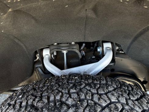 Used 2023 Chevrolet Silverado 2500 Custom w/ Custom Value Package image 10