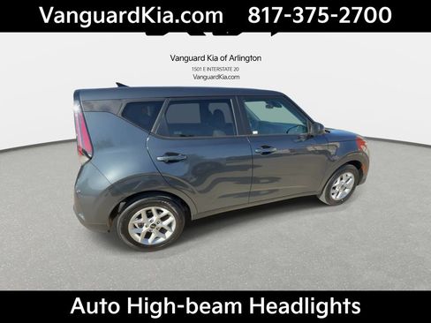 Certified 2025 Kia Soul LX w/ LX Technology Package FWD image 9