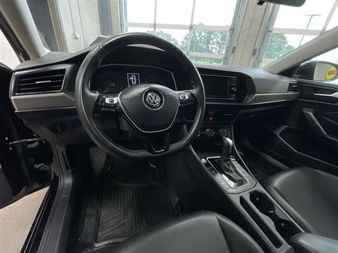 Used 2020 Volkswagen Jetta SE FWD image 13