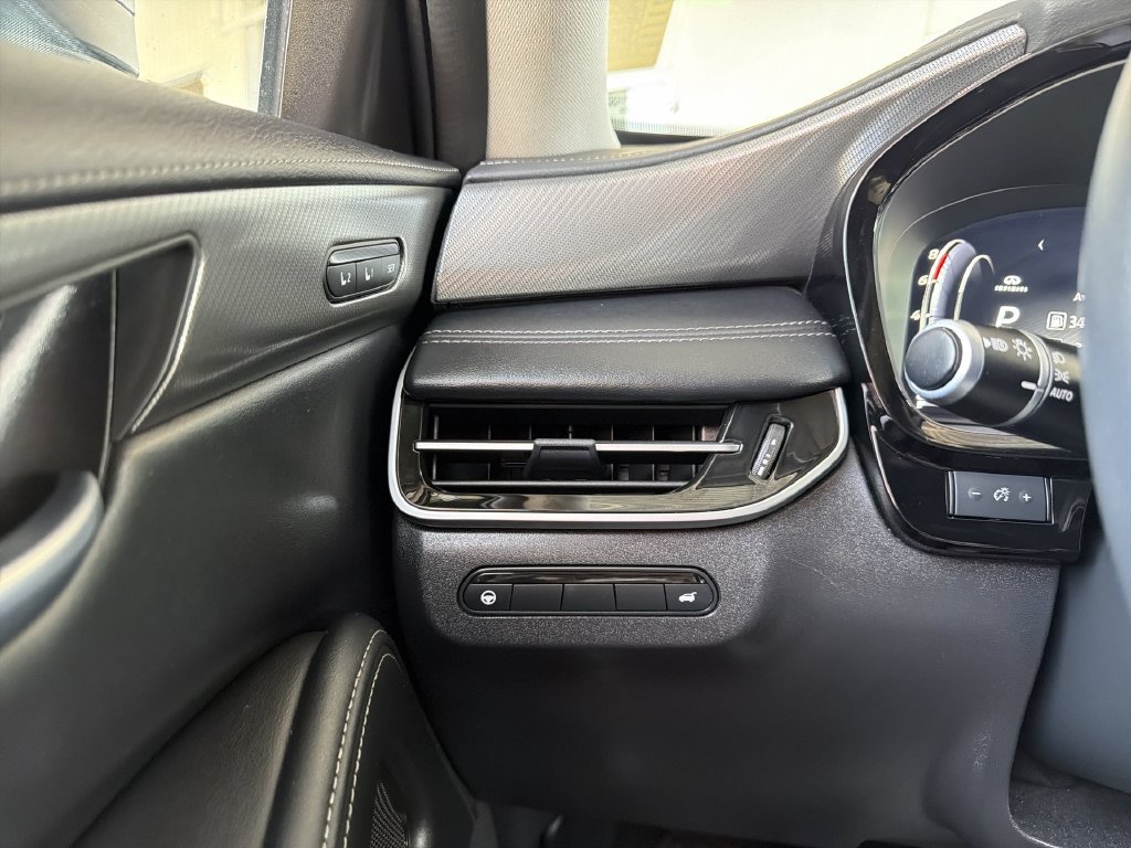 Used 2025 INFINITI QX60 Luxe AWD/4WD image 18