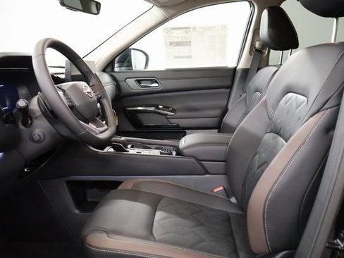 New 2026 Nissan Pathfinder Platinum w/ Cargo Package AWD/4WD image 12