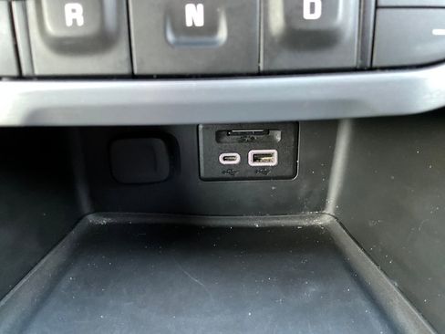 Used 2021 GMC Acadia SLT w/ Elevation Edition image 24