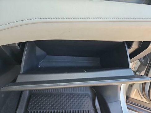 Used 2023 Toyota Highlander LE FWD image 31