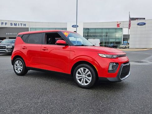 Used 2022 Kia Soul LX image 1
