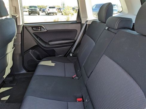 Used 2018 Subaru Forester 2.5i Premium w/ All-Weather Package image 20