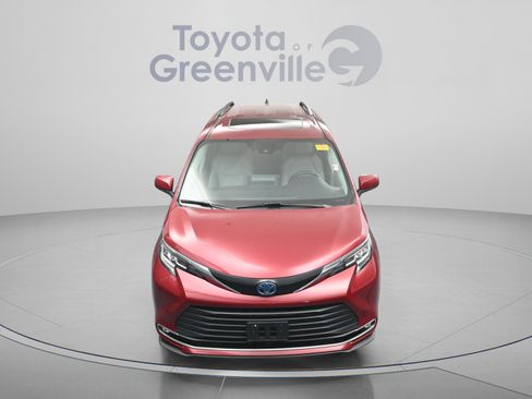 Certified 2023 Toyota Sienna XLE FWD image 22