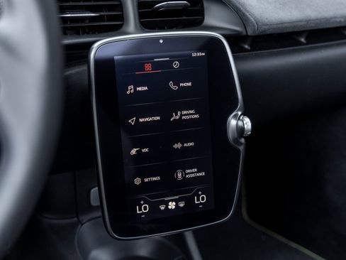 Used 2023 McLaren Artura image 28