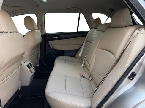 Used 2019 Subaru Outback 2.5i Limited image 18