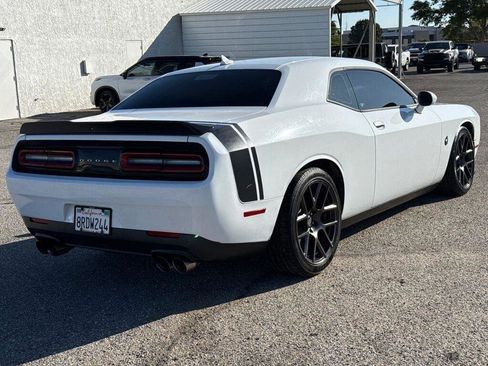 Used 2016 Dodge Challenger R/T Scat Pack w/ Leather Interior Group RWD image 4