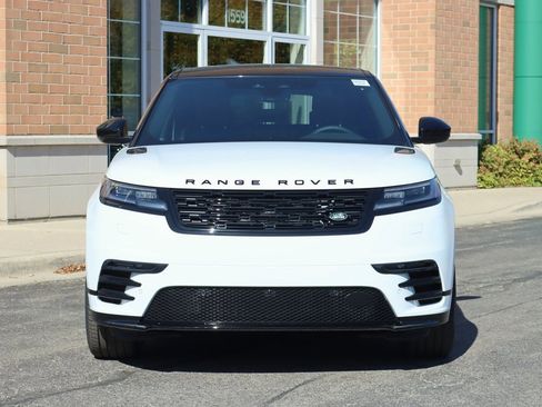 Used 2025 Land Rover Range Rover Velar Dynamic HSE image 4