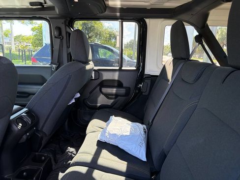 Used 2024 Jeep Wrangler Unlimited Sport AWD/4WD image 9