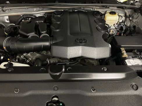 Used 2015 Toyota 4Runner Limited image 9