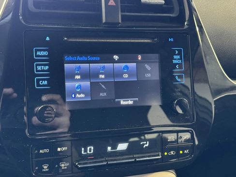 Used 2017 Toyota Prius Two w/ Preferred Accessory Package FWD image 13