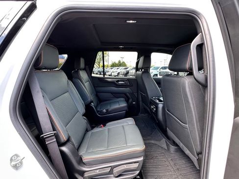 Certified 2025 GMC Yukon AT4 w/ AT4 Premium Package AWD/4WD image 15