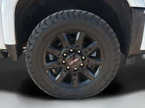 Used 2024 GMC Sierra 2500 AT4 w/ AT4 Premium Plus Package image 9