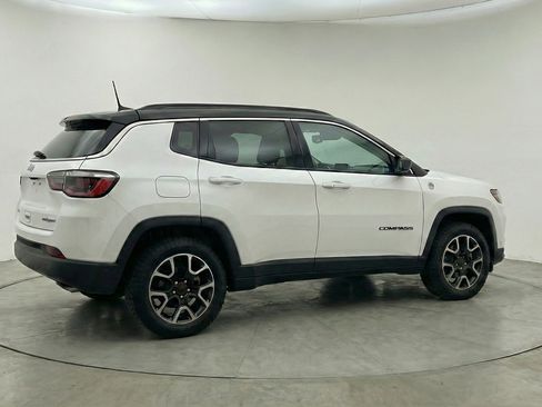 Used 2025 Jeep Compass Trailhawk AWD/4WD image 9