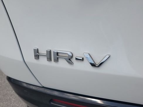 Used 2024 Honda HR-V EX-L image 10