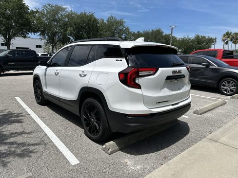 Used 2023 GMC Terrain SLE w/ Elevation Edition FWD image 6