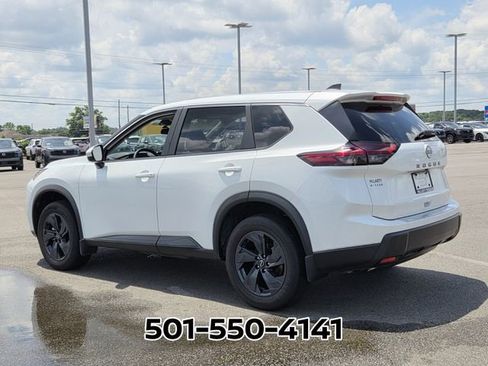 Used 2026 Nissan Rogue SV FWD image 3