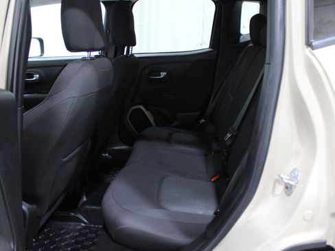 Used 2016 Jeep Renegade Latitude w/ Cold Weather Group image 22