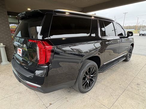 Used 2021 GMC Yukon XL SLT w/ SLT Luxury Plus Package image 6