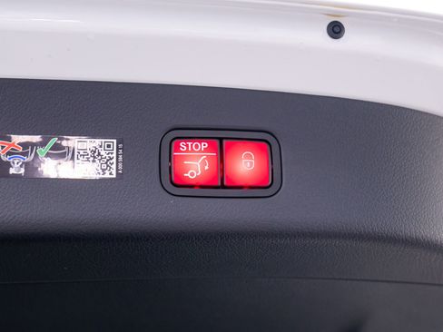 New 2026 Mercedes-Benz GLC 300 4MATIC image 33