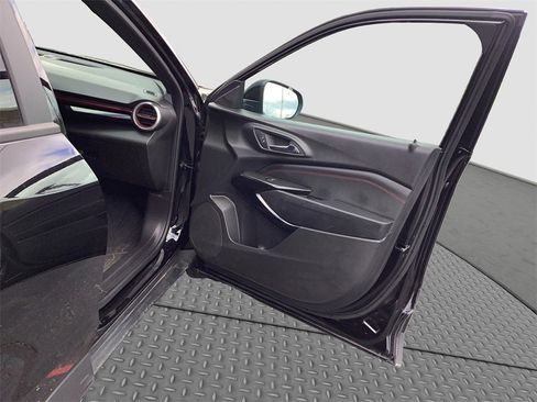 Used 2025 Chevrolet Trax RS w/ Driver Confidence Package image 17