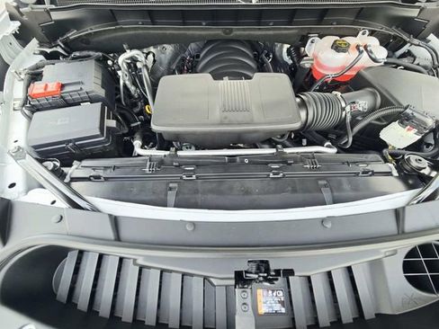 New 2026 Chevrolet Suburban Premier w/ Sun And Tow Package AWD/4WD image 18