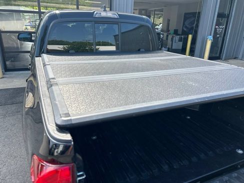 Used 2020 Toyota Tacoma SR AWD/4WD image 30