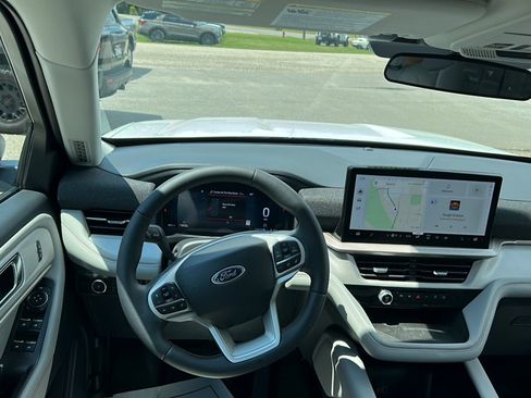 New 2026 Ford Explorer Active w/ Active Comfort Package RWD image 11