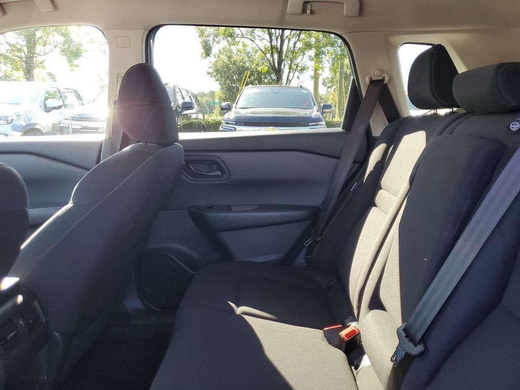 Used 2024 Nissan Rogue S AWD/4WD image 12