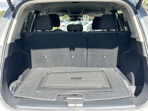 Certified 2025 Nissan Rogue SV image 12