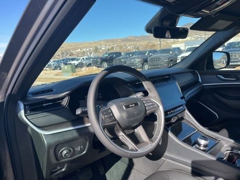 New 2026 Jeep Grand Cherokee Limited image 13