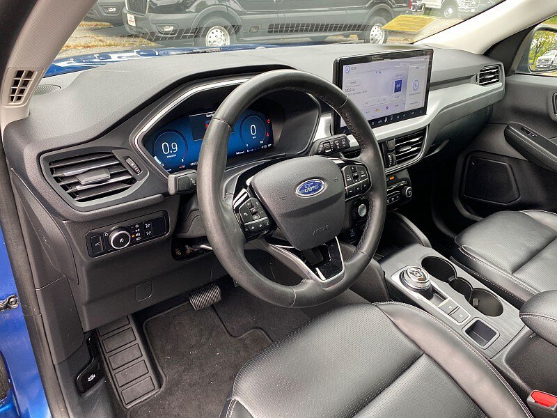 Used 2023 Ford Escape Platinum w/ Class II Trailer Tow Package AWD/4WD image 23