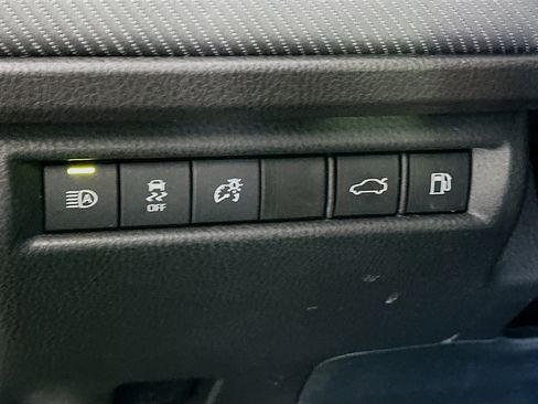 Used 2025 Toyota Camry SE w/ Multimedia Upgrade Package image 16