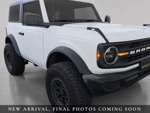 Used 2025 Ford Bronco 2-Door AWD/4WD image 3