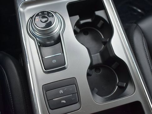 Used 2024 Ford Edge Titanium image 30