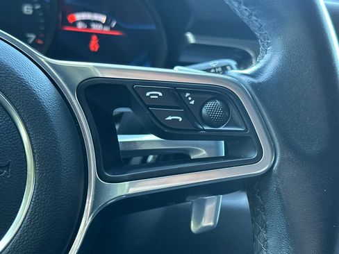 Used 2020 Porsche Macan AWD/4WD image 30