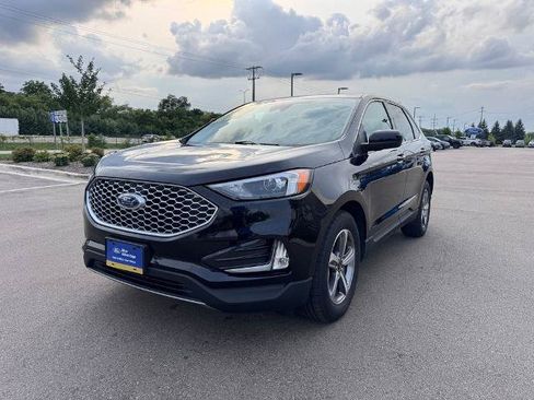 Certified 2024 Ford Edge SEL w/ Convenience Package AWD/4WD image 2