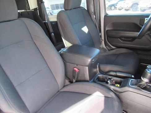 Used 2020 Jeep Wrangler Sport AWD/4WD image 9