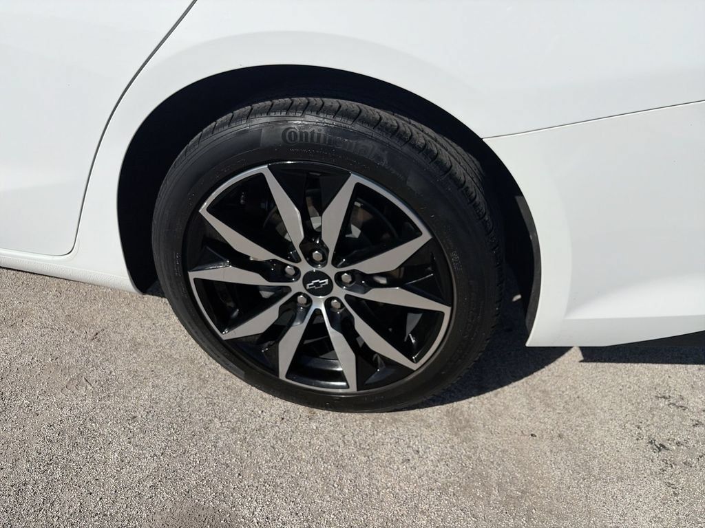 Used 2022 Chevrolet Malibu RS FWD image 32