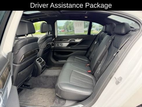 Used 2018 BMW 750i xDrive AWD/4WD image 9