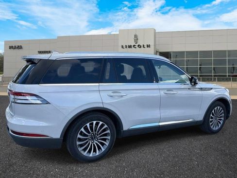 Certified 2020 Lincoln Aviator Reserve w/ Equipment Group 201A AWD/4WD image 3
