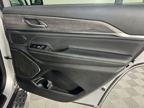 Used 2023 Jeep Grand Cherokee L Overland w/ Trailer Tow Group (B) image 29