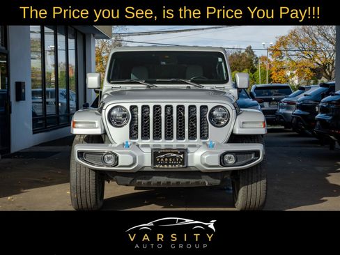 Used 2022 Jeep Wrangler Unlimited Sahara image 2