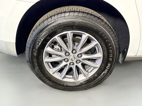 Used 2023 Buick Enclave Essence image 33