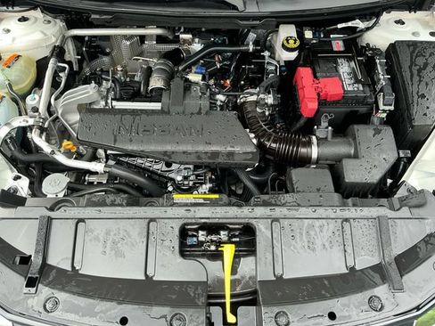 Used 2025 Nissan Rogue S AWD/4WD image 18
